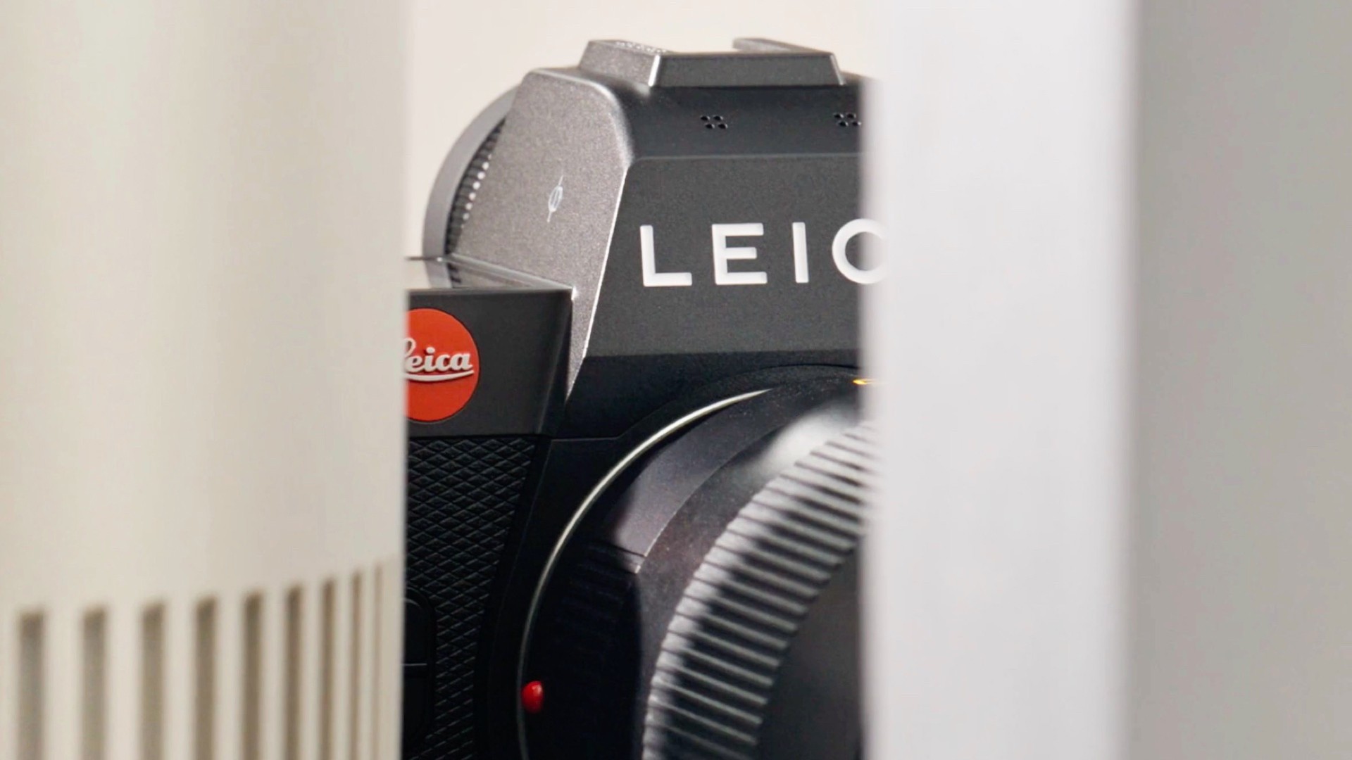 Vaza nova câmera barata da Leica com sensor full-frame de 44 MP e foco ultrarrápido