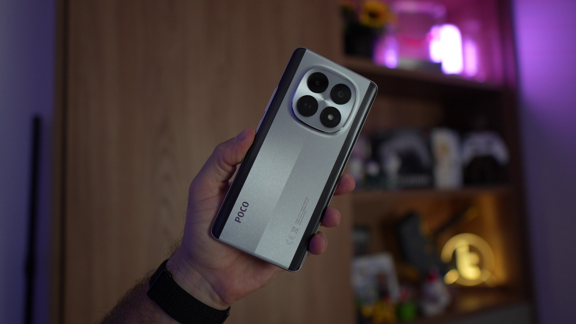 POCO M8 entrega tela de 120 Hz e até 512 GB de armazenamento nesta oferta