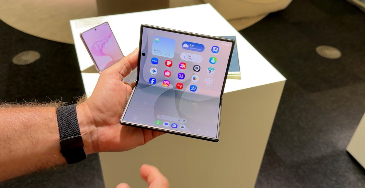E-books grátis: Samsung libera três meses de Skeelo para quem comprar o Galaxy Z Fold 8