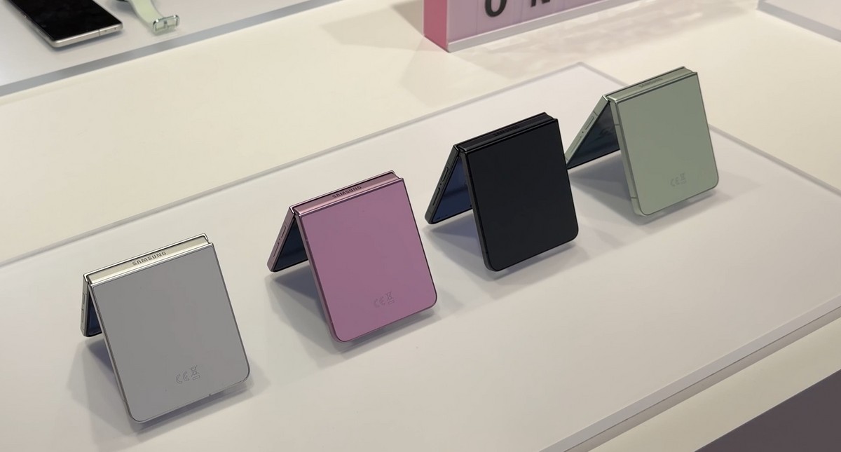 Samsung Galaxy Z Flip 8 que custa US$ 1.200 tem traseira de plástico