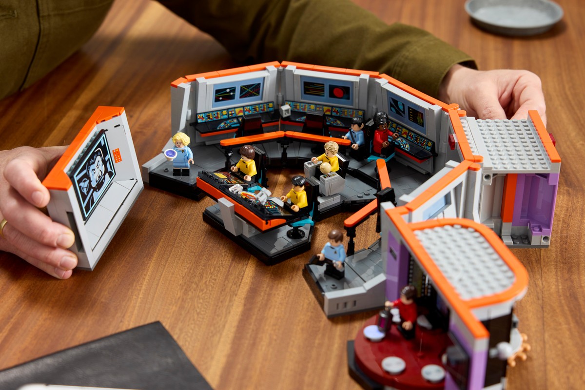 LEGO lança réplica da ponte da Enterprise com 1.701 peças para celebrar 60 anos de Star Trek