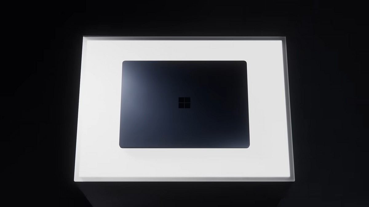 Protótipo do Microsoft Surface Laptop Ultra com chip NVIDIA Spark aparece em review