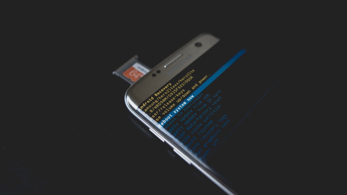 Google avalia bloqueio de ADB interno e ameaça apps de personalização no Android