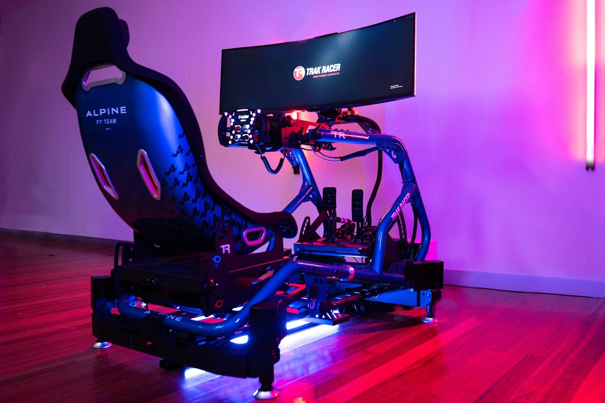 Corsair adquire Trak Racer para criar ecossistema de cockpits de simulação premium