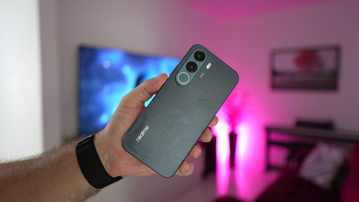Por pechincha! Realme C100x entra em promoção com superbateria e tela fluida