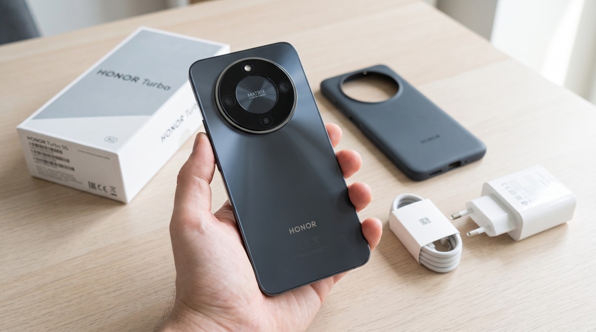 Honor Turbo 5G estreia com bateria gigante de 8560 mAh e resistência IP69K