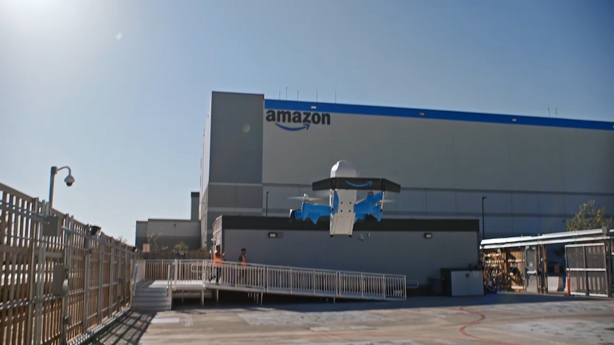 Amazon expande entrega por drones e projeta alcançar 500 cidades dos EUA até o fim do ano