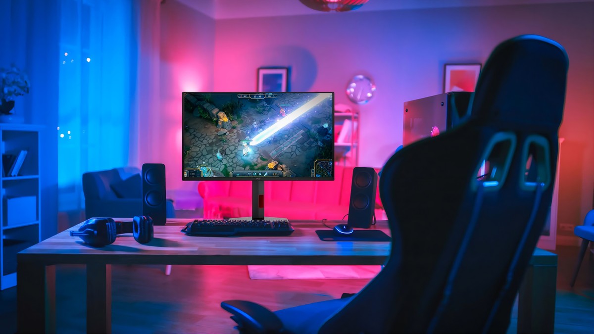 AOC lança novo monitor gamer acessível com tela QHD e taxa de atualização de até 260 Hz