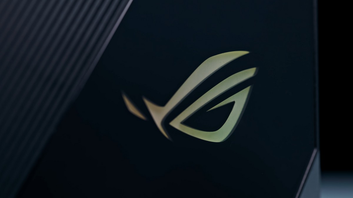 Asus lança dock ROG Flux de 260 W com tela LCD para monitorar carregamento em tempo real