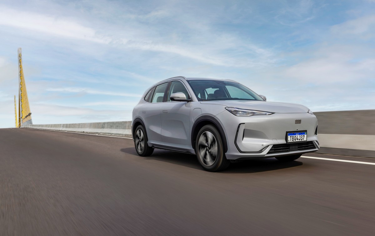 Geely confirma produção nacional do híbrido EX5 EM-i e do elétrico EX2 para este ano