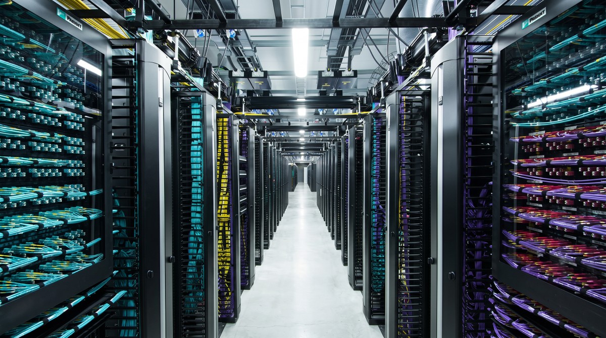 Meta testa robôs em data centers e pode substituir até 80% de funcionários humanos