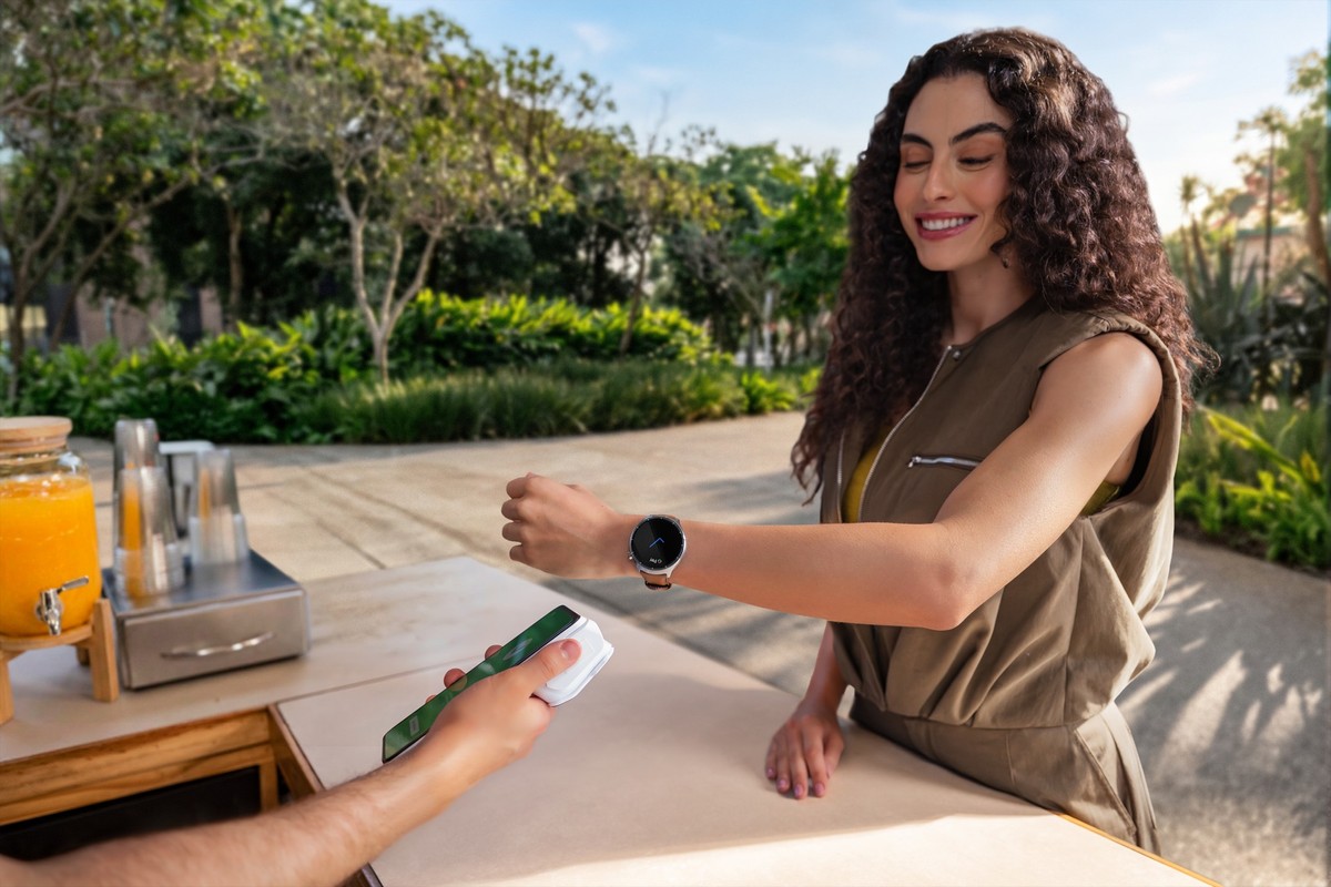 Moto Watch Ultra? Smartwatch da Motorola passa pela Anatel indicando chegada ao Brasil