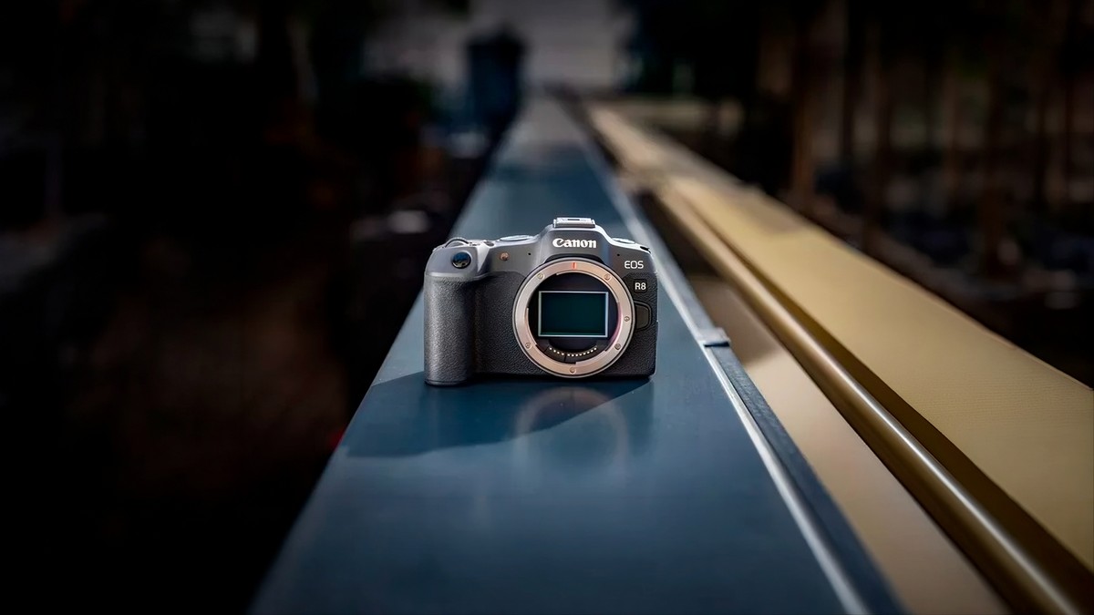 Canon EOS R8 Mark II: câmera mirrorless vaza com visual repaginado e ficha técnica completa