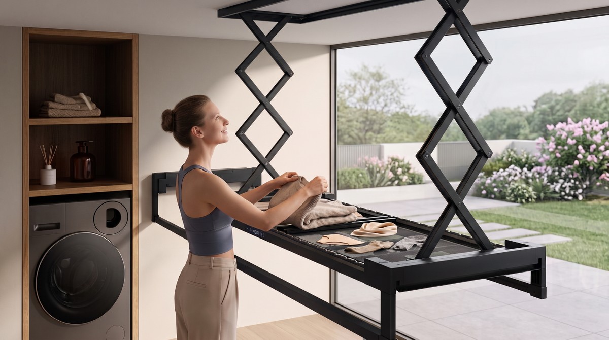 Xiaomi lança varal de teto inteligente que comporta 80 peças de roupa e elimina bactérias