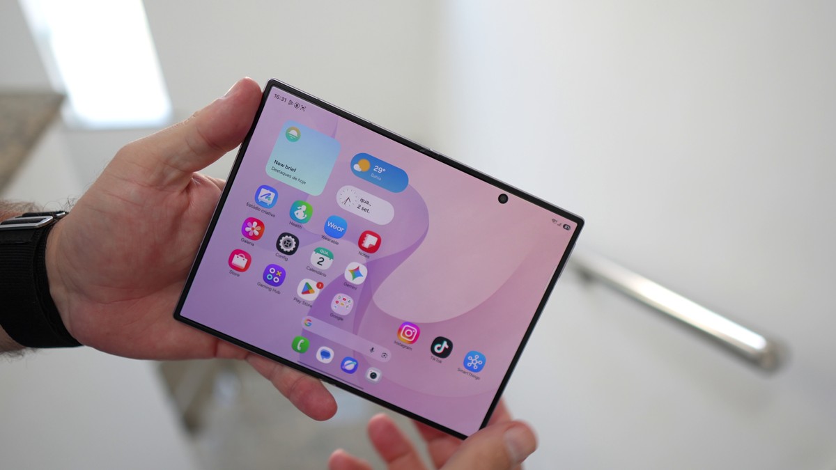 Apps saem do lugar sozinhos no Galaxy Z Fold 8; veja como resolver