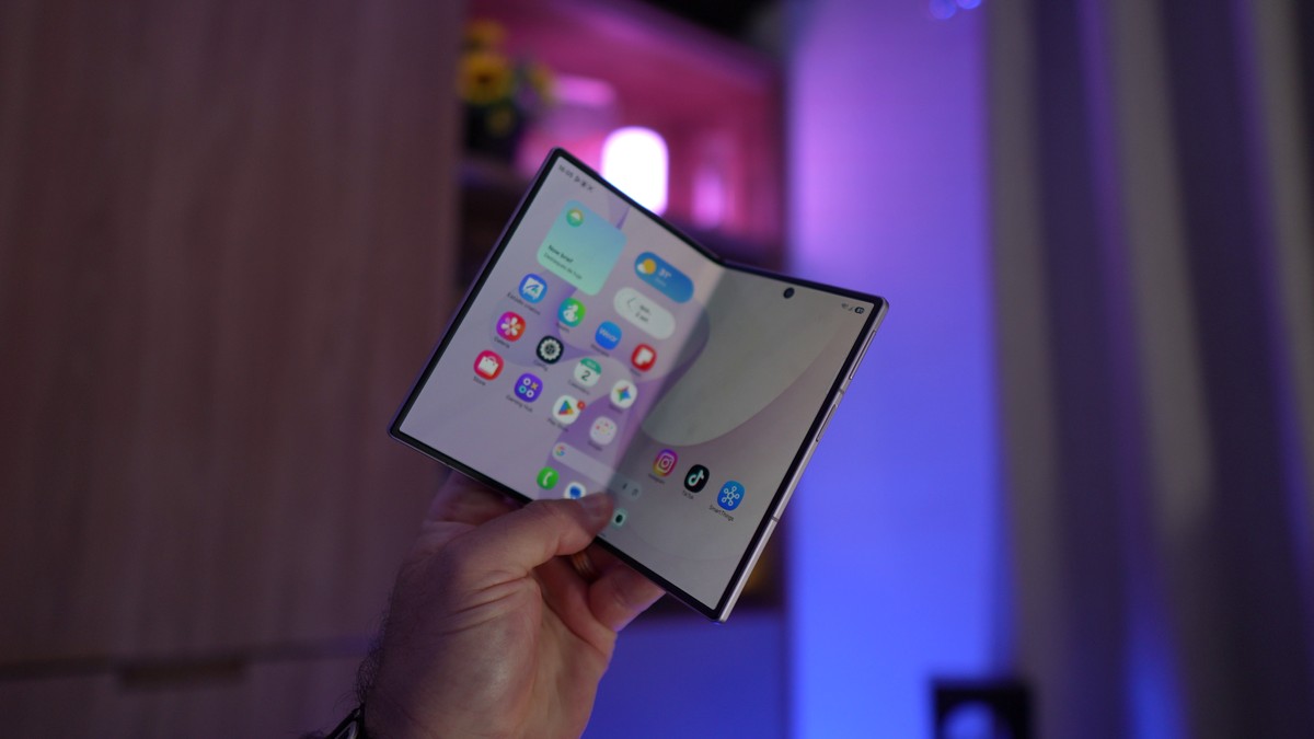 Samsung já testa One UI 9.5 na linha Galaxy Z Fold 8 e Flip 8 antes de soltar One UI 9 oficialmente