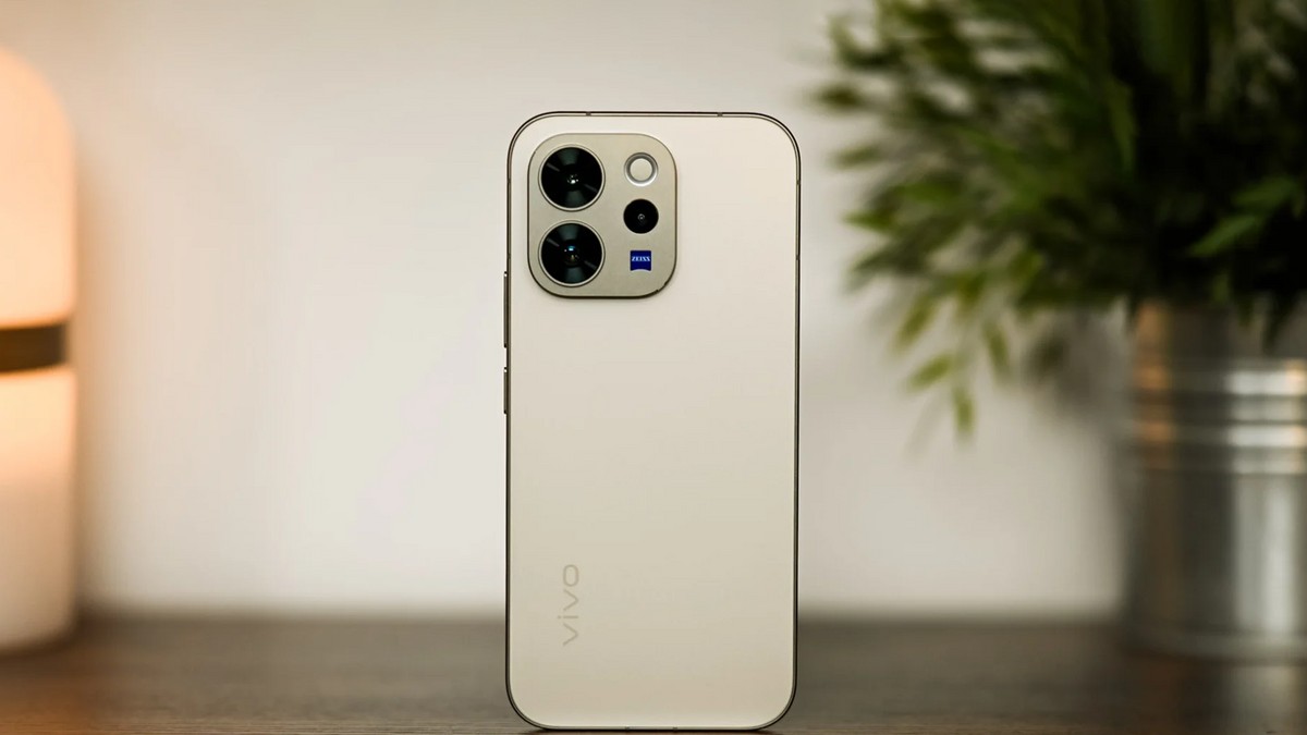 Câmera Zeiss, tela de 144 Hz e super bateria: o que esperar do vivo V80?