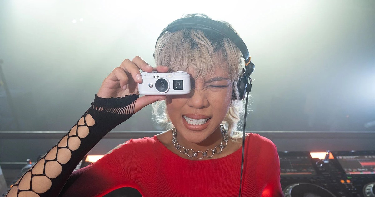 Compacta e retrô: Fujifilm anuncia Instax Pal 2 com visor LCD e sensor de 10 MP