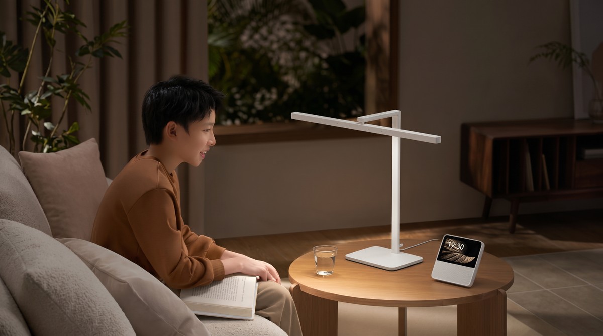 Xiaomi lança luminária inteligente que promete fim do reflexo em telas de notebooks e monitores