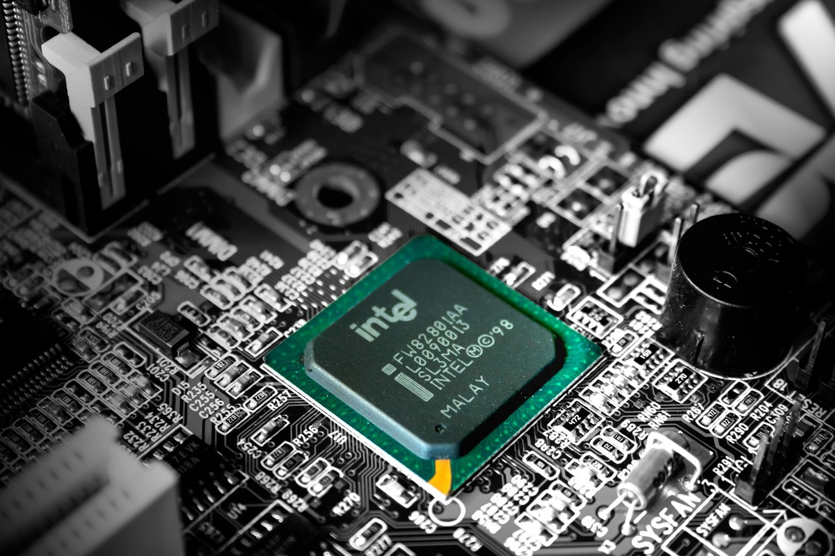 Ameaça à TSMC: Apple, Google e NVIDIA testam tecnologia inédita da Intel