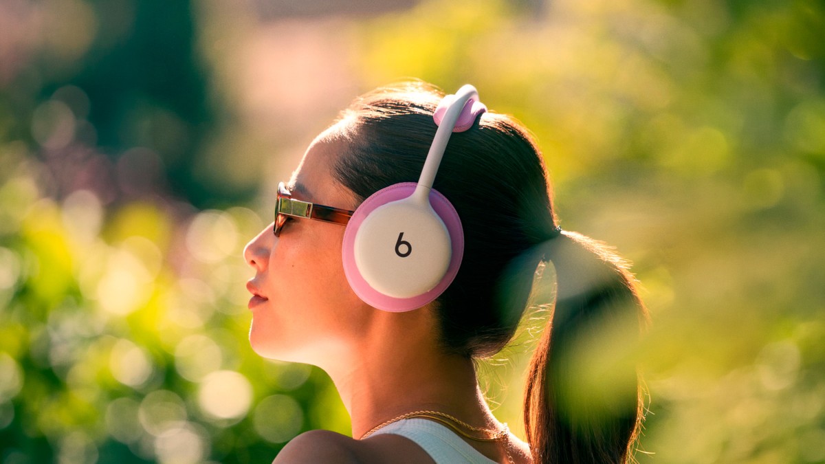 Beats 360 estreia com ANC aprimorado, bateria de 32h e foco inédito em personalização