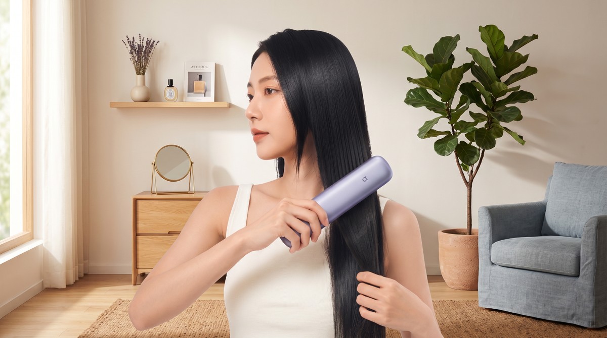 Xiaomi lança escova alisadora baratinha com bateria grande para quem quer dar adeus à chapinha