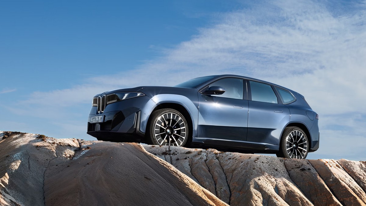 Maior autonomia do Brasil: BMW lança SUV elétrico iX3 50 xDrive no mercado nacional