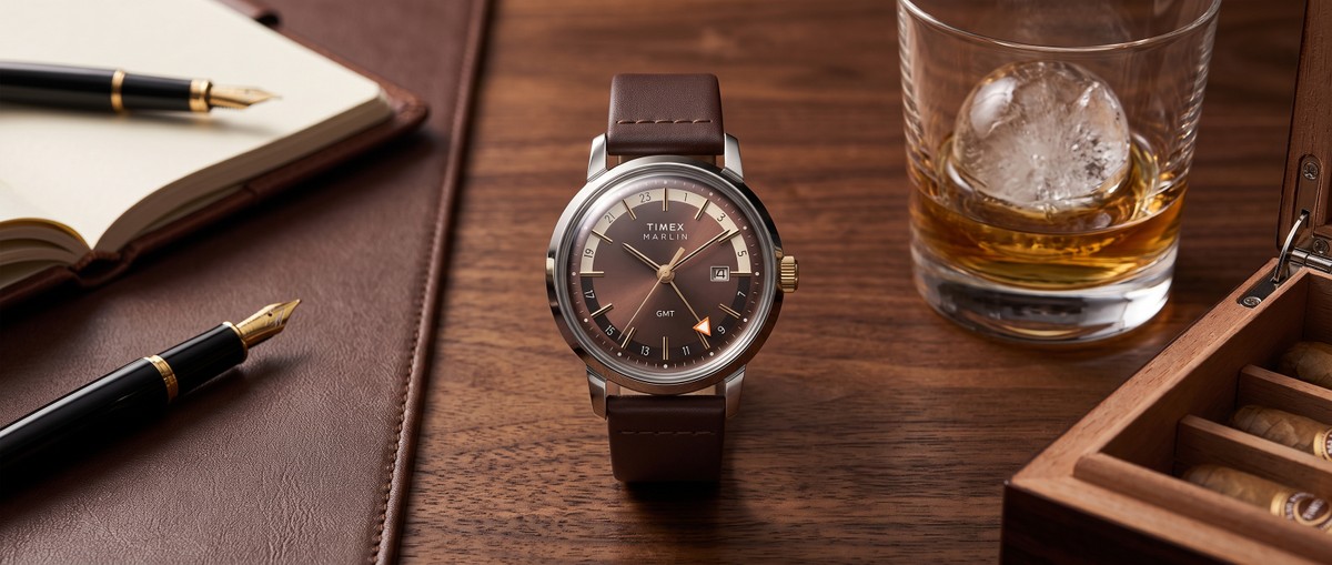 Luxo vintage acessível: Timex surpreende e lança dois novos relógios Marlin Quartz GMT