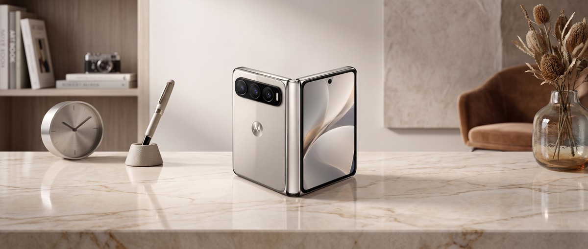 Motorola Razr Flex: vazamento massivo revela ficha completa do dobrável largo