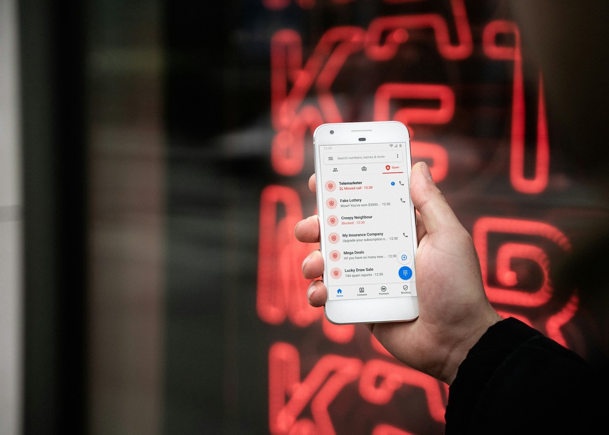 Criminosos usam falsas entregas e troca de apps para aplicar golpes de R$ 4 mil