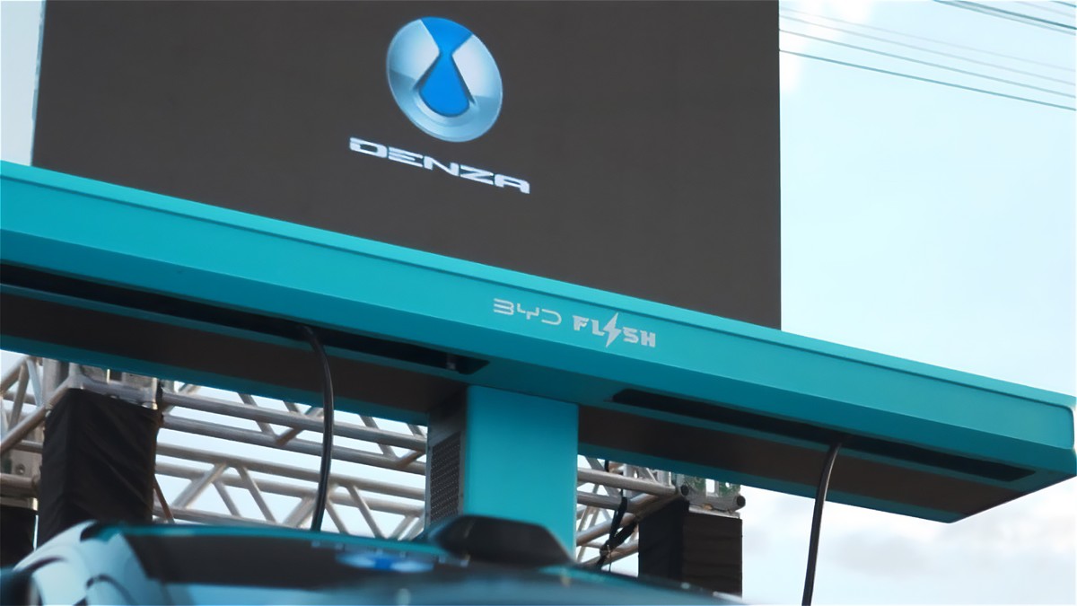 Denza inaugura no Brasil carregador que recupera a bateria do carro em cinco minutos