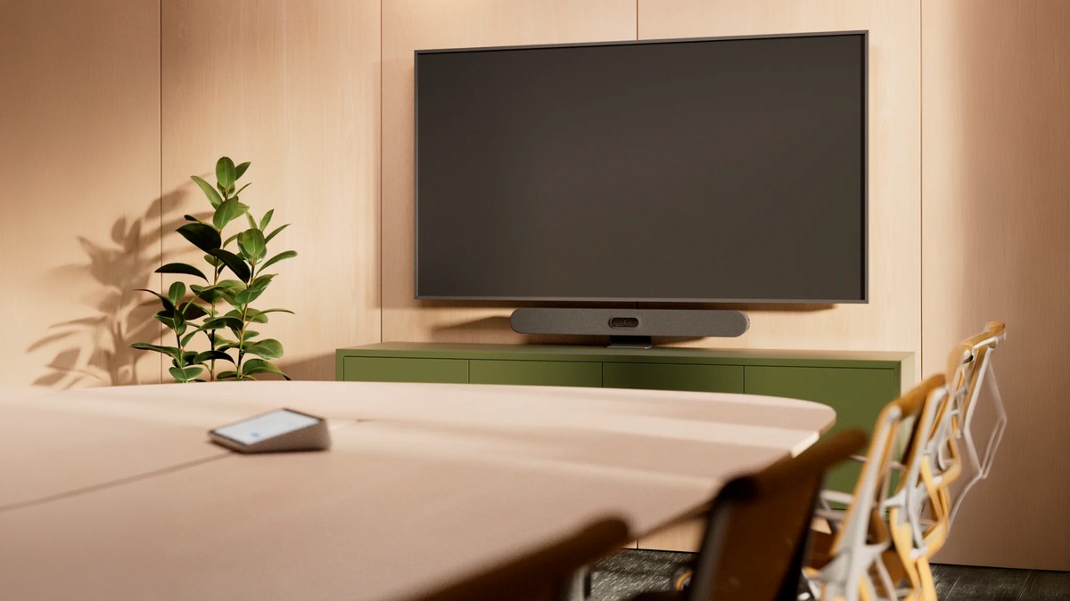 Logitech lança Rally Bar 2 e nova linha de videoconferência com som espacial, IA e mais