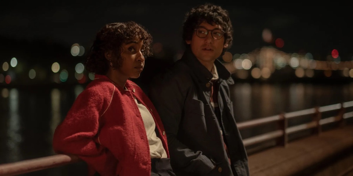 Apple TV anuncia série de comédia romântica com estrelas de The Bear e The White Lotus