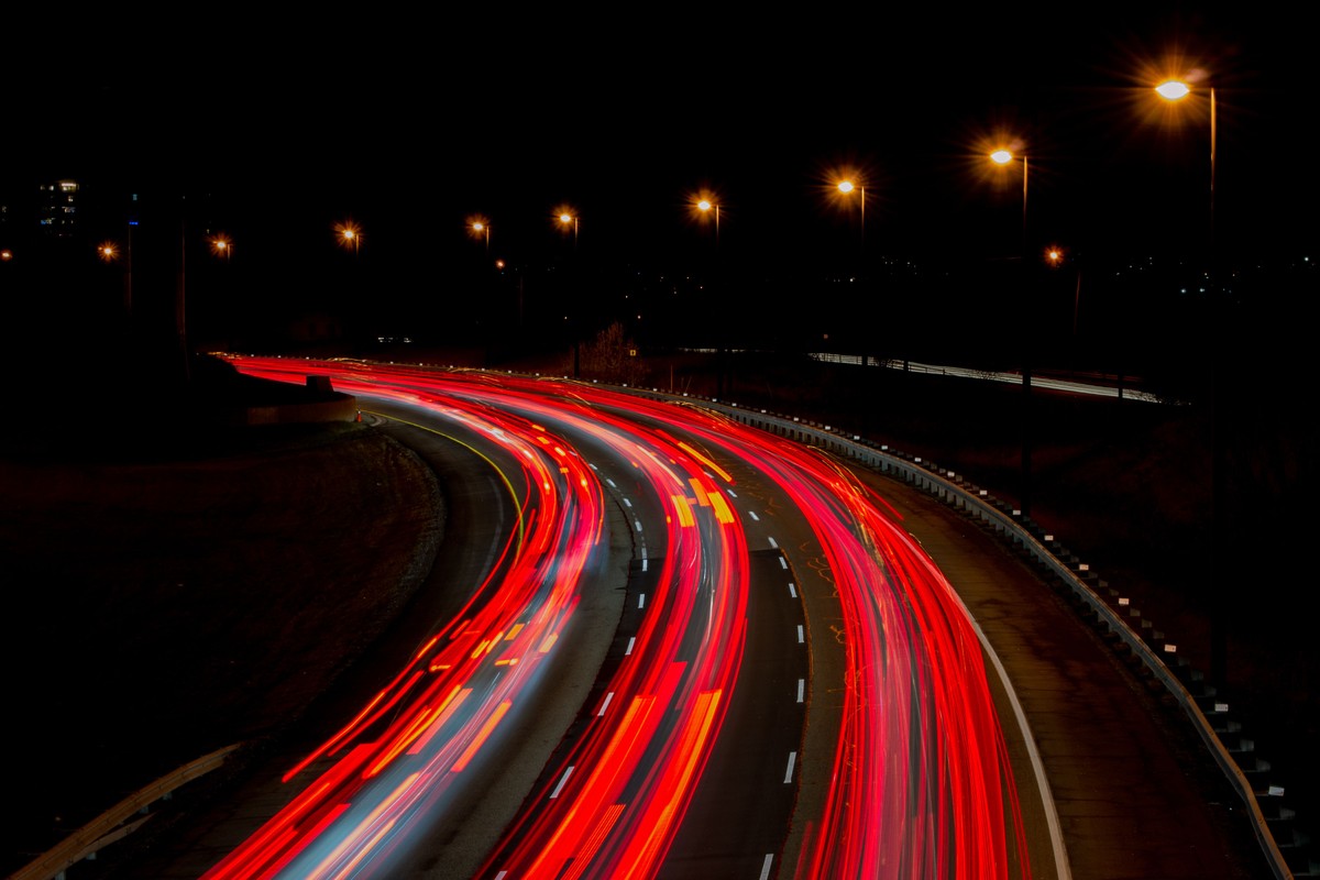 Expansão de sinal nas rodovias vai usar compartilhamento de rede a partir de 2027