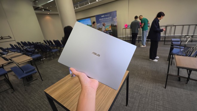 ASUS lança novo Vivobook S14 no Brasil com Snapdragon, resistência militar e bateria de 30h