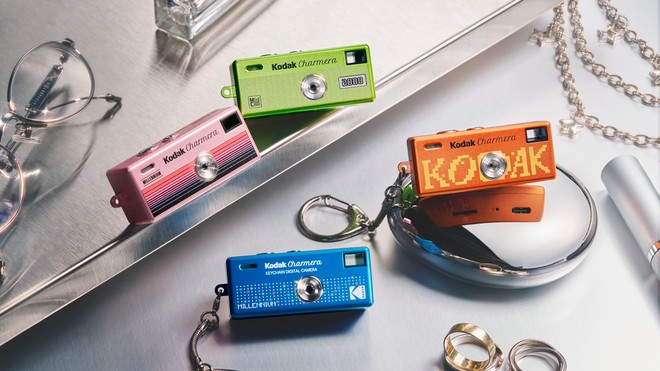 Kodak lança Charmera Millennium: câmera miniatura retrô com design dos anos 2.000 no Brasil