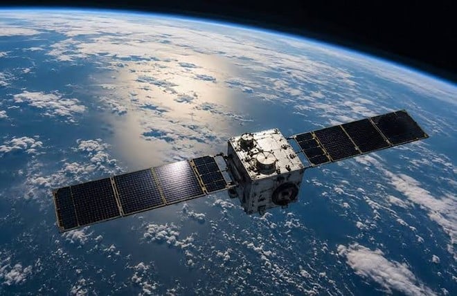 SpaceSail: empresa chinesa planeja lançar 10 mil satélites até 2030 para competir com Starlink
