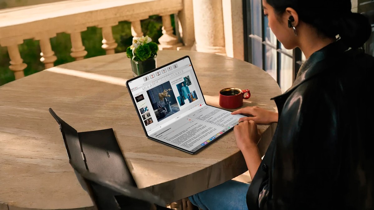 Galaxy Z Tab? Samsung prepara tablet dobrável de 17" que vira um pequeno "caderno"