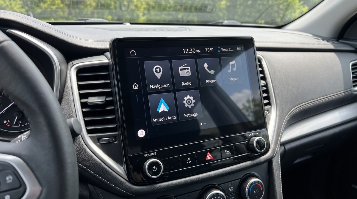 Projeto de código aberto libera execução de apps externos no Android Auto de graça